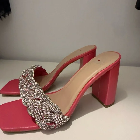 Pink heels - Picture 2 of 3